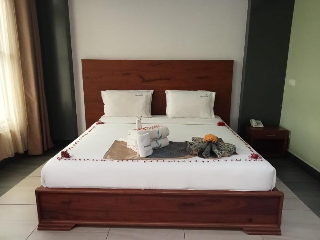 Cate Hotel Morogoro Esterno foto
