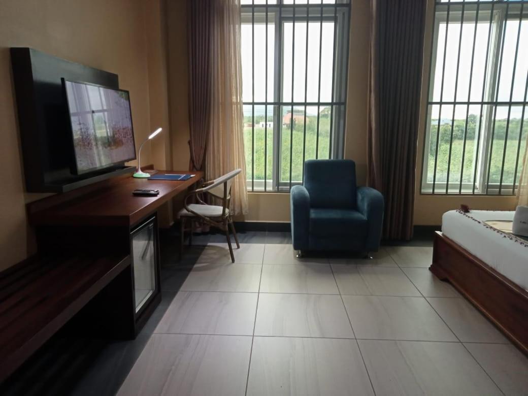 Cate Hotel Morogoro Esterno foto